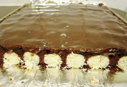 Tortë me toptha kokosi