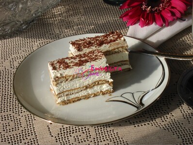 Tortë me biskota dhe ajkë të ëmbël