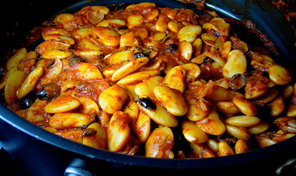 Fasule tradicionale në tavë