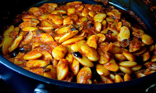 Fasule tradicionale në tavë