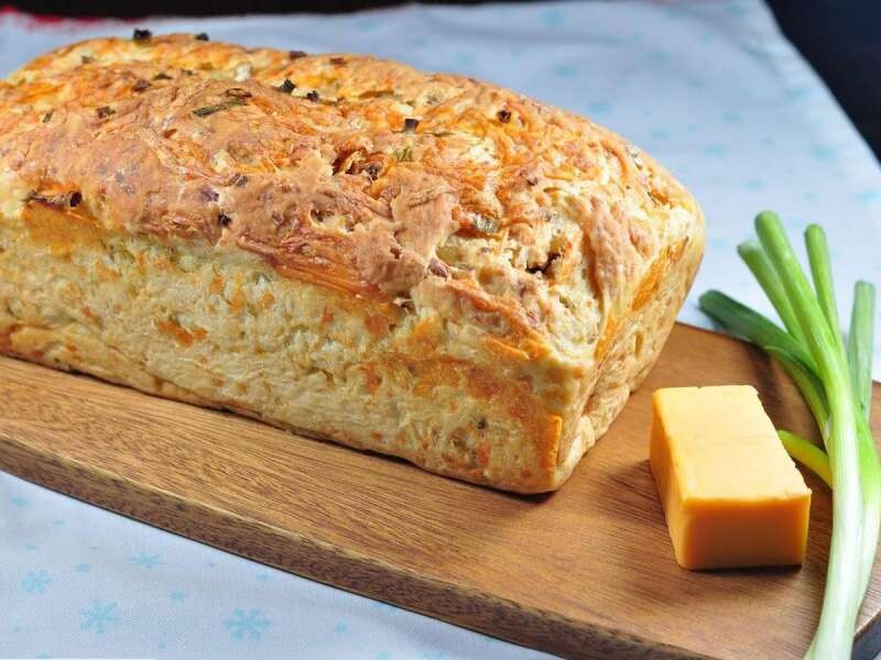 E gjithë familja do ta dojë bukën e mbushur me patate dhe djathë