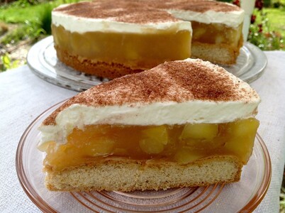 Tortë gjermane me mollë