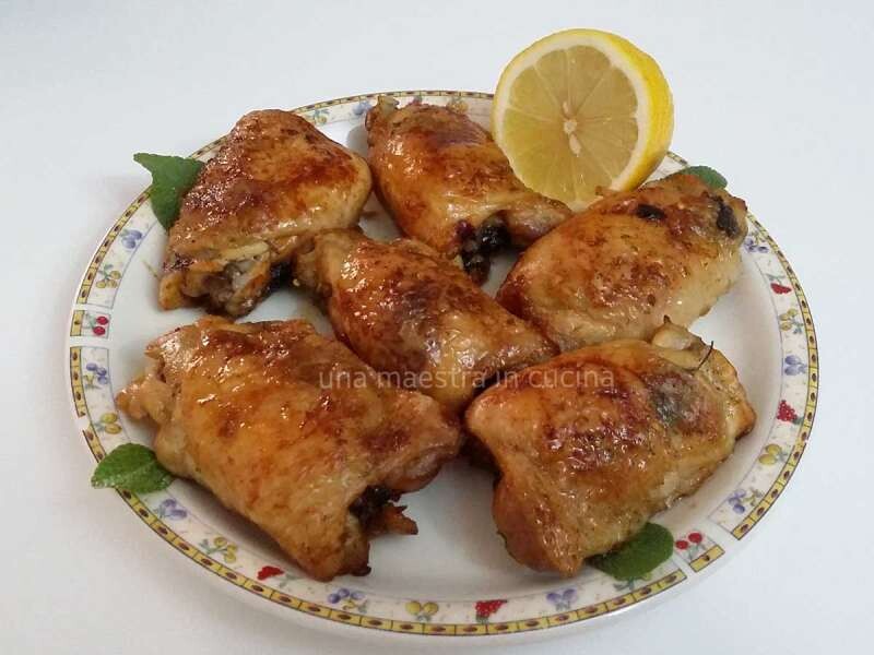 Pulë pikante me salcë limoni