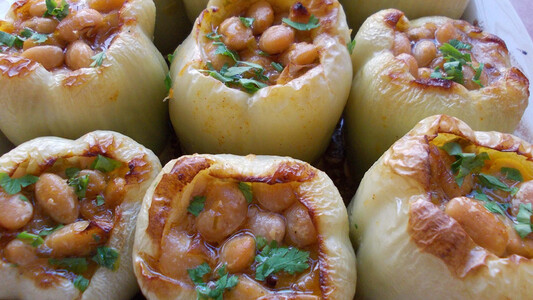 Speca të mbushur me fasule