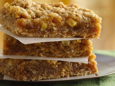 Ëmbëlsirë me Mollë, Arra dhe Kanellë