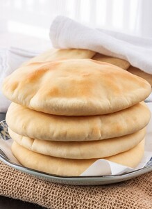 Pitet e mëngjesit të mbushura me djathë të bardhë