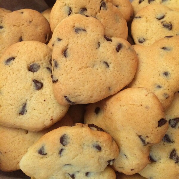 Biskota të ëmbla me copëza çokollate