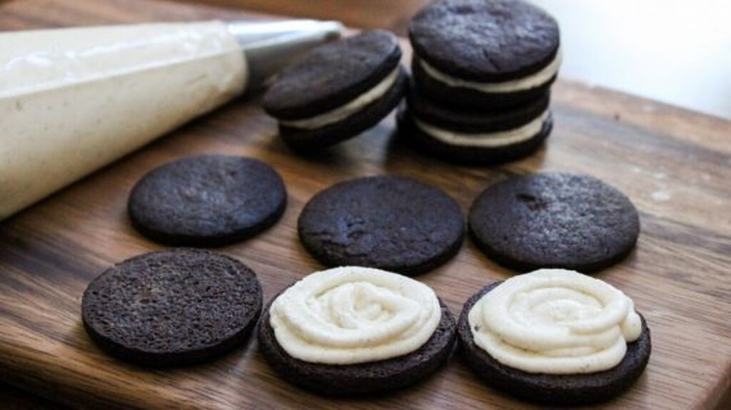 Je gati për t’i përgatitur vetë biskotat e famshme Oreo