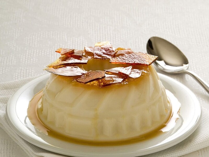 Puding me vanilje, qumësht dhe karamel