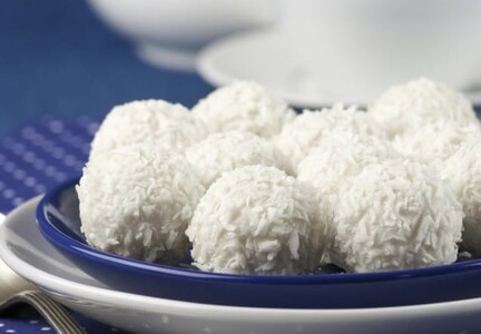 Biskota me kokos. Receta e shpejtë që përgatitet vetëm me 3 përbërës