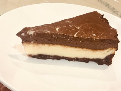 Torte me krem dhe çokollate