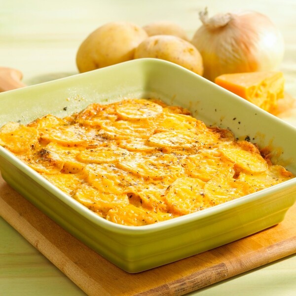 Patate me panna në furrë