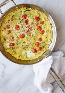 Fritatë me domate dhe kungulleshka