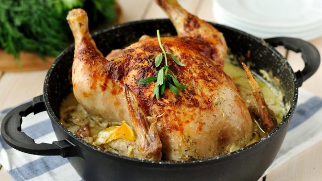 Mish pule në qumësht me trumzë dhe limon