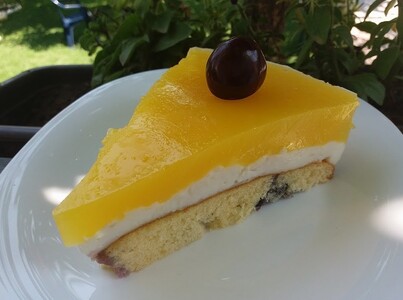 Ëmbëlsirë me lëng portokalli Fanta