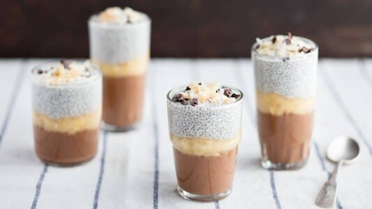 Puding me fara chia, kakao dhe banane