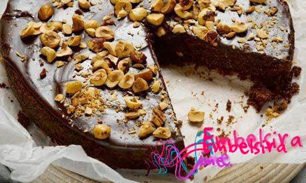 EMBELSIRE ME CHOKOLLATE DHE LAJTHI: (Receta nga Dete Metushi)