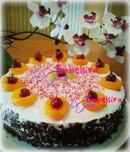 Torte tri-kateshe (Receta nga Deshira Hadaj)