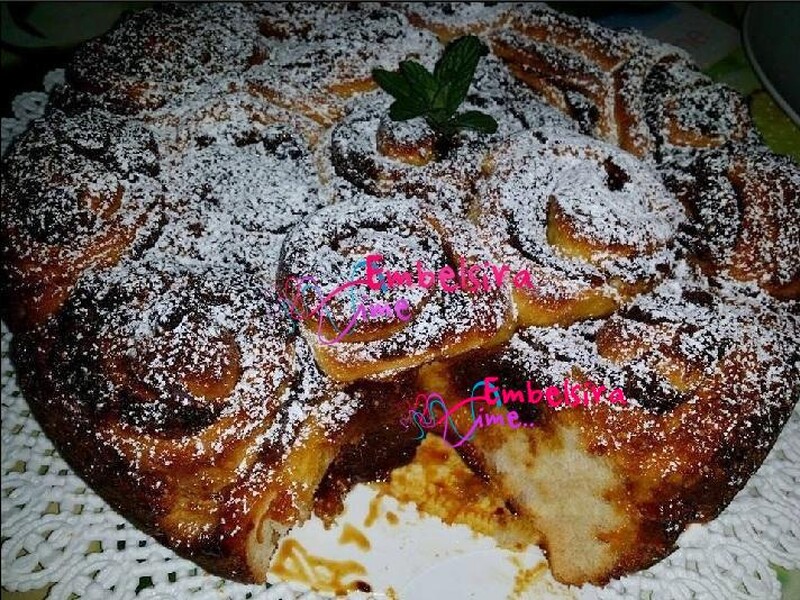 Torta Trendafil ,me recel fiku (Receta nga Silvana Belishaku)