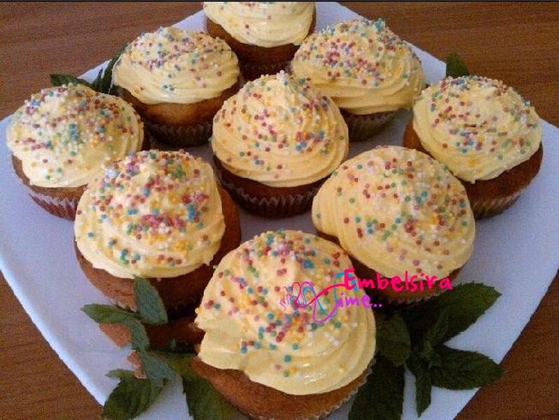 MUFFIN ME BANANE (Receta nga Leonora Pane)