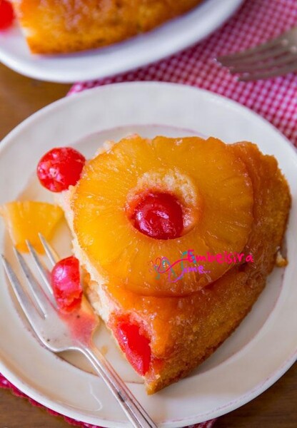 Tortë me ananas e karamele