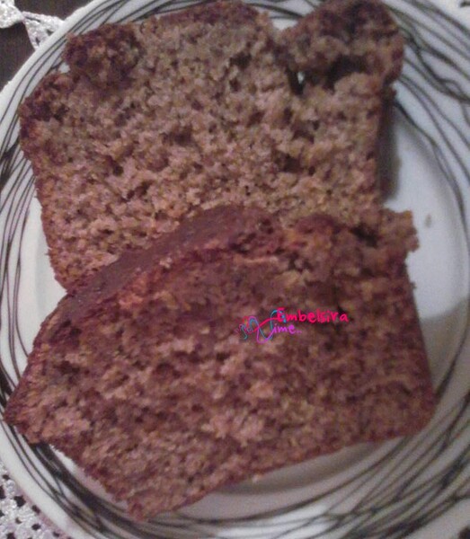 Kek me banane dhe arra (Receta nga Ela Rexhmati)