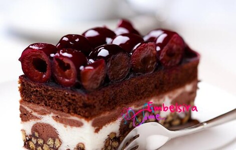 Embëlsirë me qershi