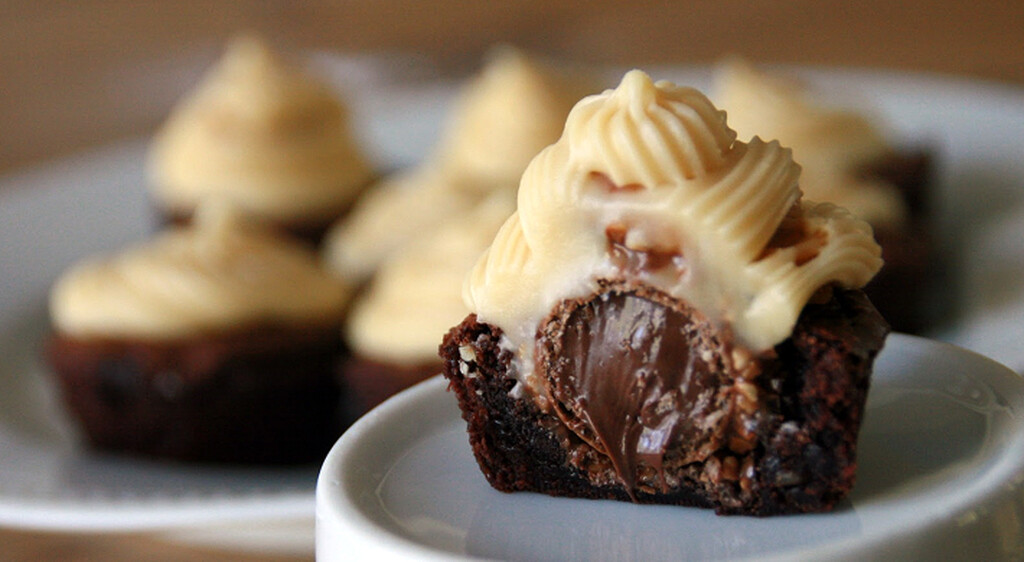 Brownie te mbushur me bonbone Ferrero Rocher