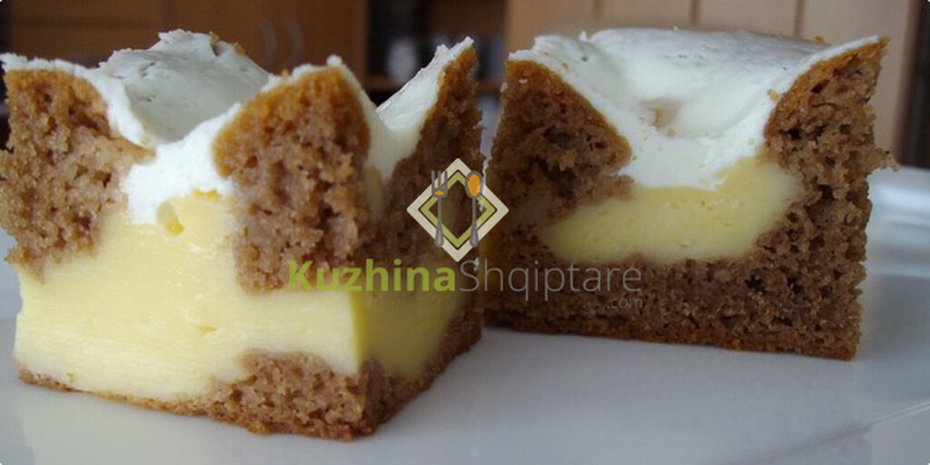 Tortë në formë te lakuar.