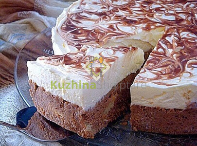 Tortë me pishkotë dhe krem