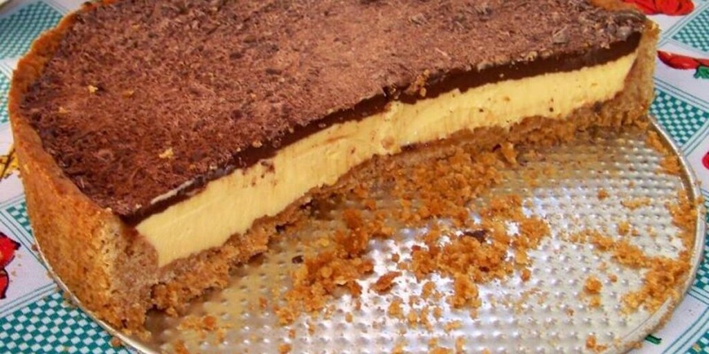 Tortë me tri shtresa