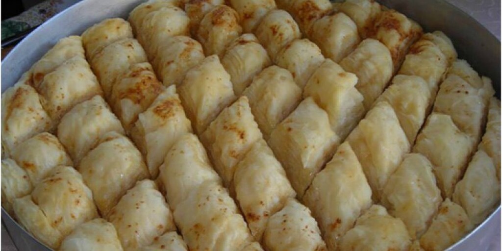 Bakllava të kuzhinës kosovare.