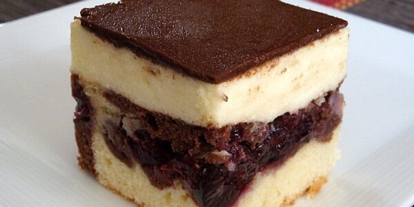 Torte me krem vishnje