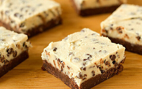 Ëmbëlsirë me biskota dhe çokollatë