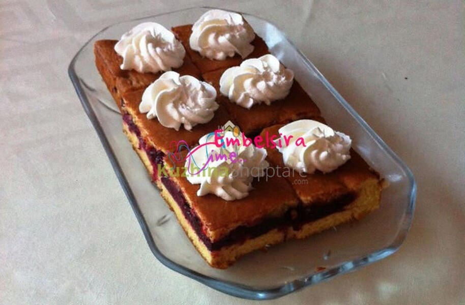 Ëmbëlsirë me vishnje