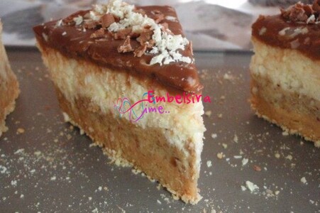 Ëmbëlsirë me tri shtresa