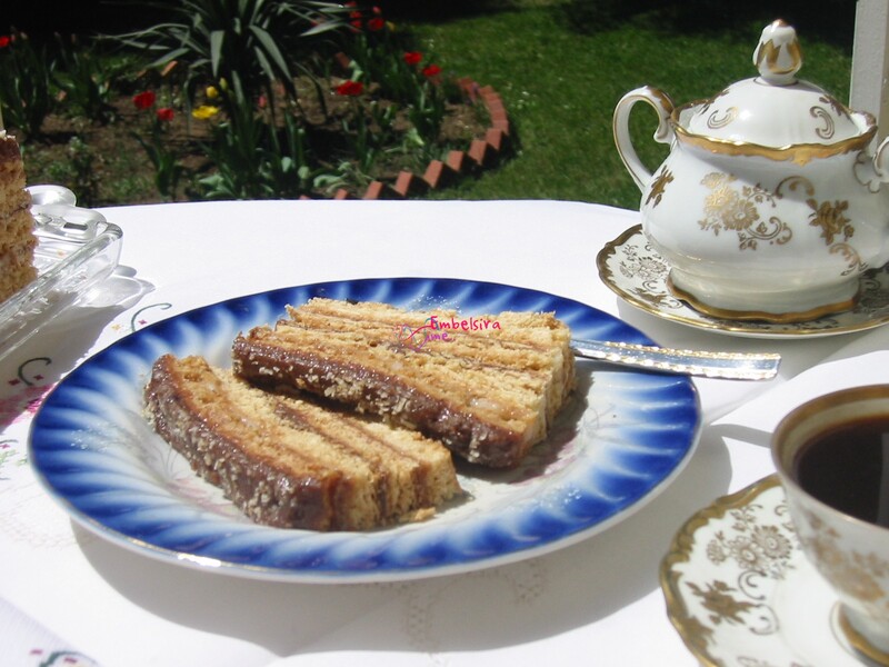 Ëmbelsirë me mjaltë