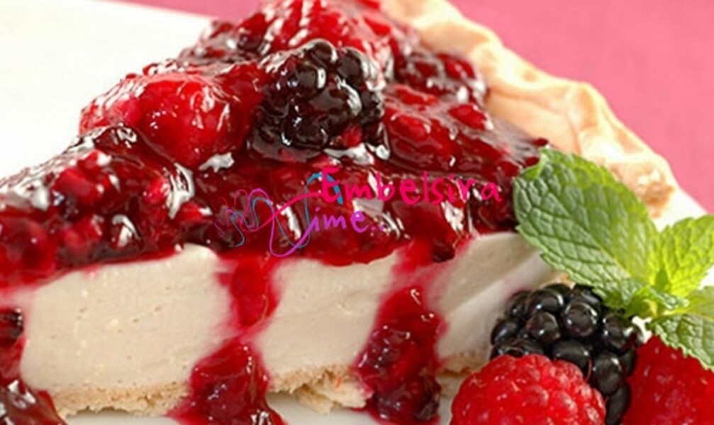 Ëmbëlsirë me mjaltë dhe manaferra