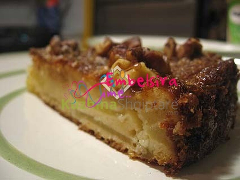 Ëmbëlsirë me mollë dhe kanellë