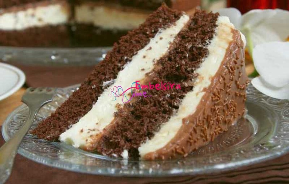 Tortë me krem qumështi