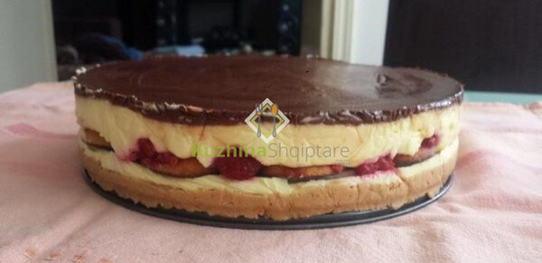 Tortë jaffa dhe me mjedra