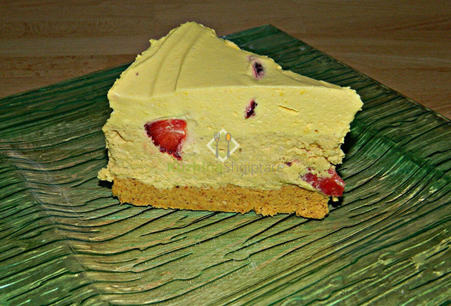 Tortë me krem dhe pure gështenjash