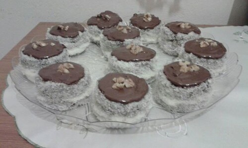 Embelsira me kokos nga Marjola