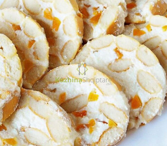 Role me fruta sezoni-nektarina