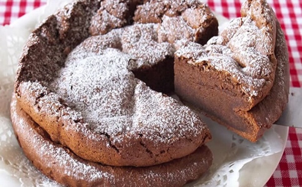 Tortë prej çokollade me vetëm 2 përbërës