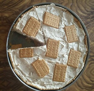 Emelsire me keksa (biskota) nga Edina