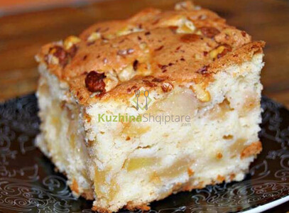 Ëmbëlsirë me mollë dhe arra