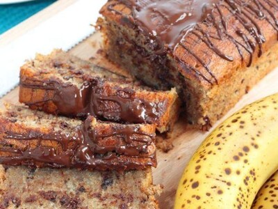 Kek me banane te karamelizuar