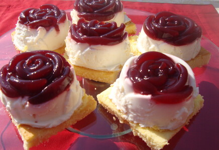 EmbelsiraTorta trendafil