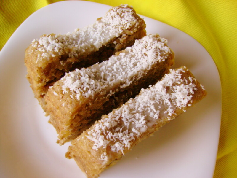 TORTË ME BANANE DHE ARRA